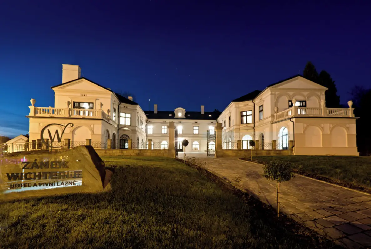 Hotel a pivní lázně zámek Wichterle